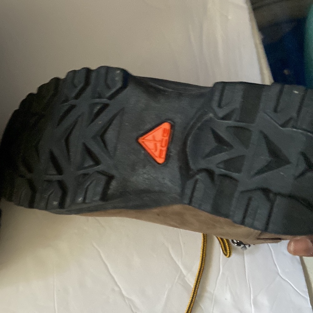 acg black boots
